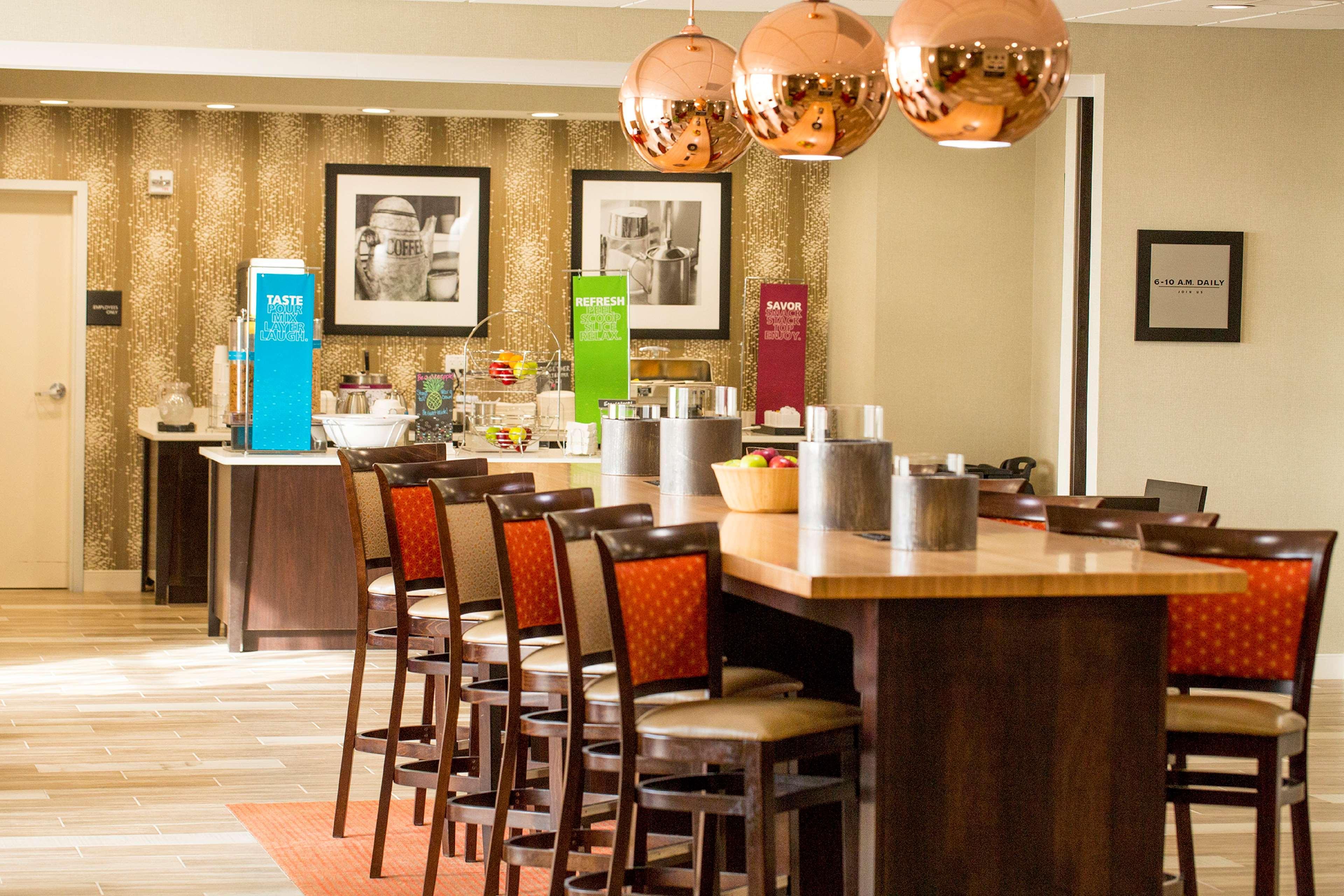 Hampton Inn Mcpherson Eksteriør bilde